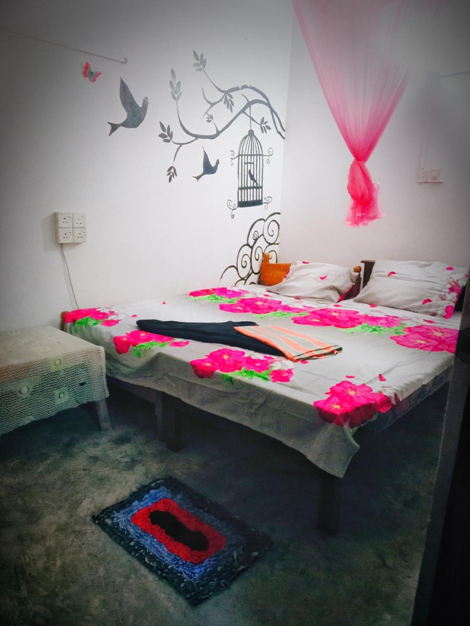 Sandaru Surffing Inn Weligama Room photo