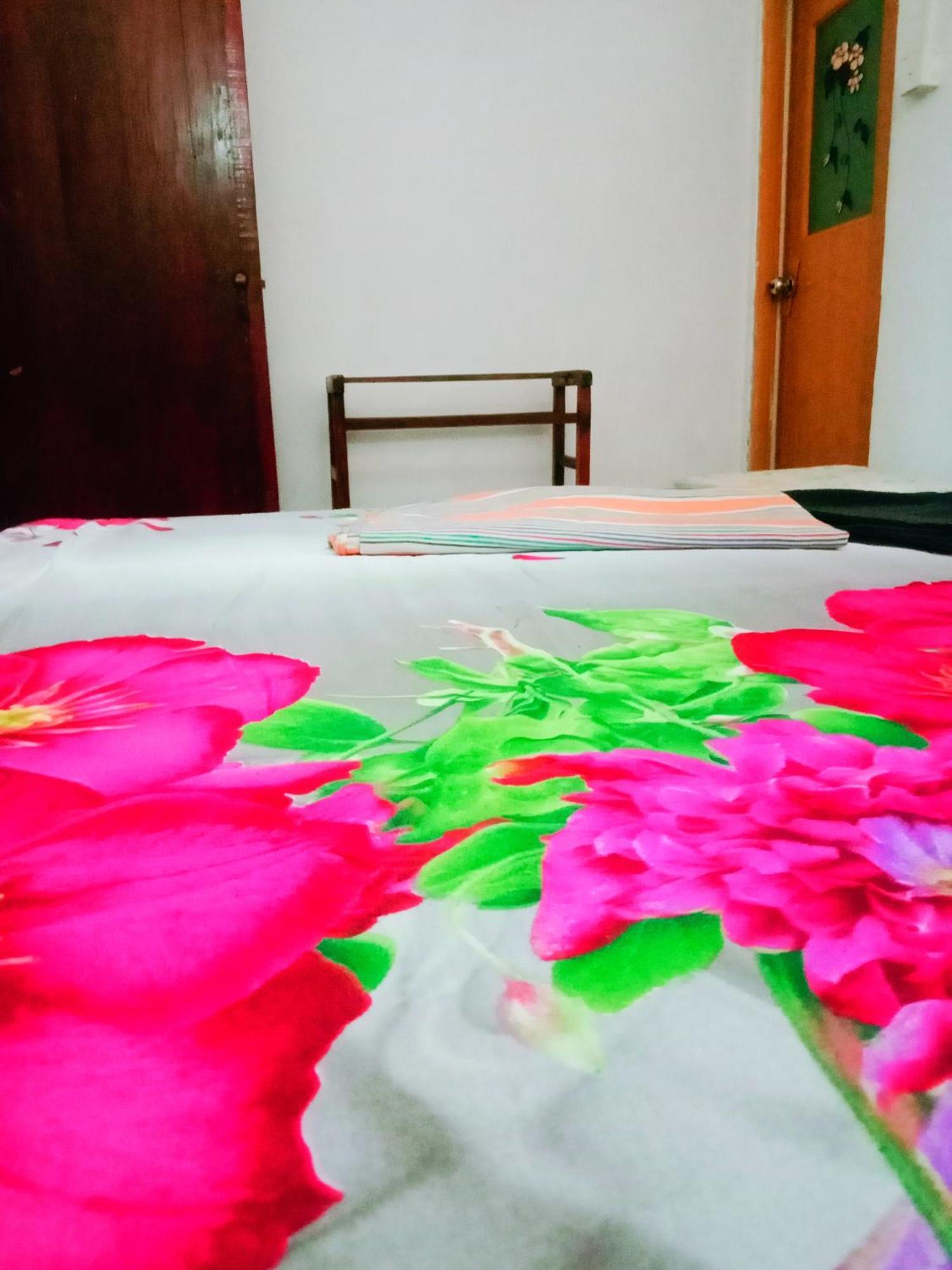 Sandaru Surffing Inn Weligama Room photo
