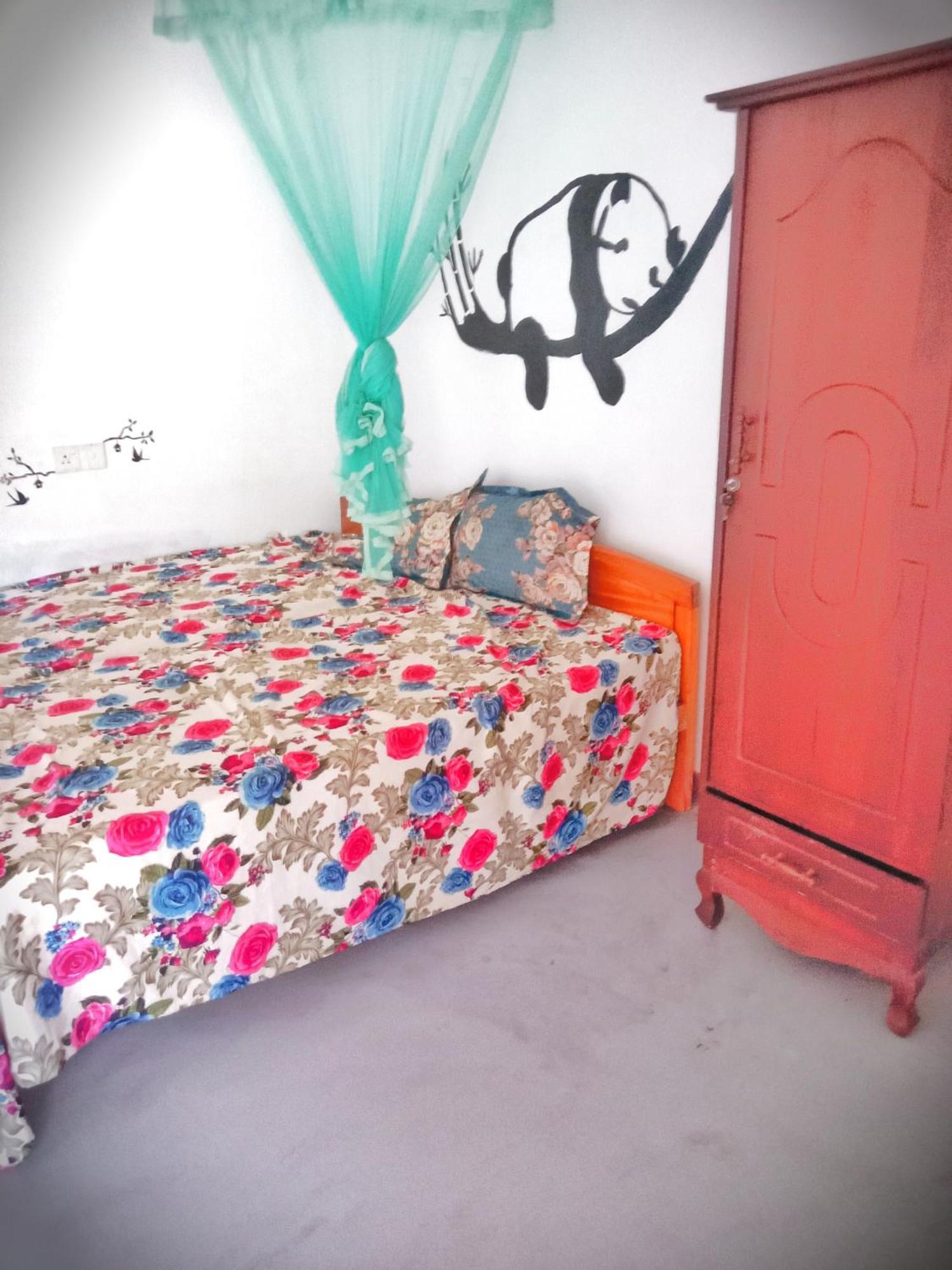 Sandaru Surffing Inn Weligama Room photo